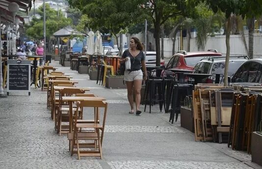 Crise econômica reduz qualidade alimentar do brasileiro, diz pesquisa de mercado.