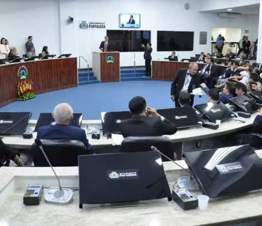 Jornal traz que Câmara municipal de Fortaleza quer ‘censurar’ o trabalho da oposição.