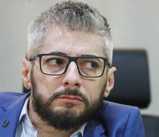 Careca do INSS bancou camarote para atual nº 2 da Previdência no governo Lula