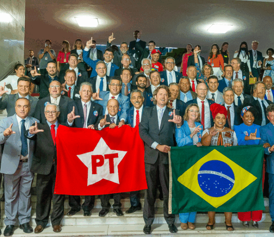 92% dos deputados do PT votaram para elevar a conta de luz