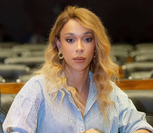 Erika Hilton teve reembolso de R$ 24,7 mil por cirurgia no nariz