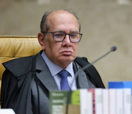 “Nós todos somos admiradores do regime chinês”, diz Gilmar Mendes em sessão que endurece censura nas redes sociais.