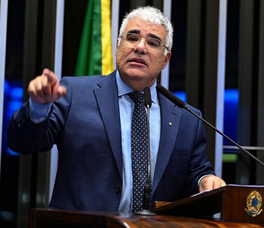 Sen. Eduardo Girão denuncia votação de projeto que aumenta o número de deputados em seção remota no senado