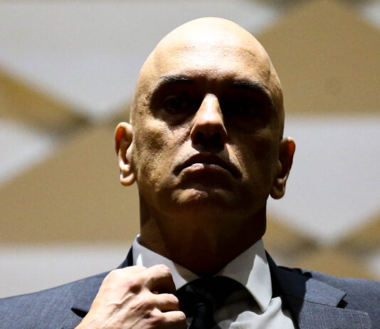 EUA retiram punições a Moraes e esposa pela Lei Magnitsky.