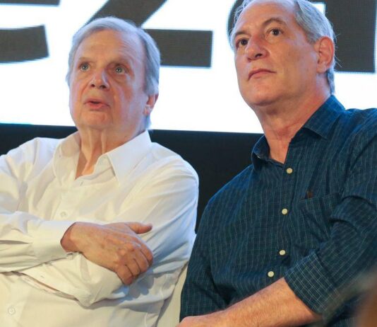 Ciro Gomes negocia volta ao PSDB para disputar governo do Ceará em 2026