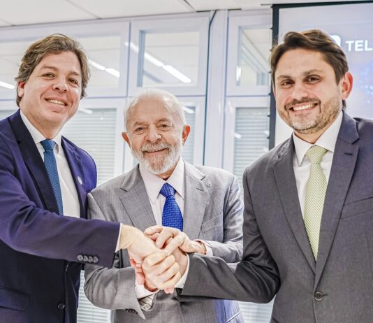 Telebras amplia cargos políticos e acumula prejuízo de R$ 256 milhões