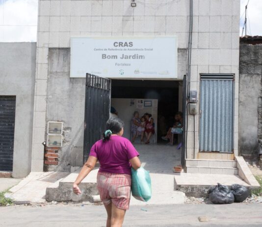 Empresas demitem prestadores de serviço da Prefeitura de Fortaleza sem pagar direitos trabalhistas