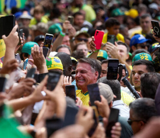 ‘Tarifa de Trump não afeta em nada apoio de Jair Bolsonaro entre eleitores fiéis’, diz pesquisadora
