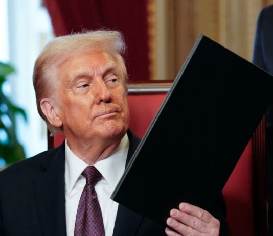 Comitê olímpico e Paraolímpico dos EUA proíbe mulheres trans em competições femininas