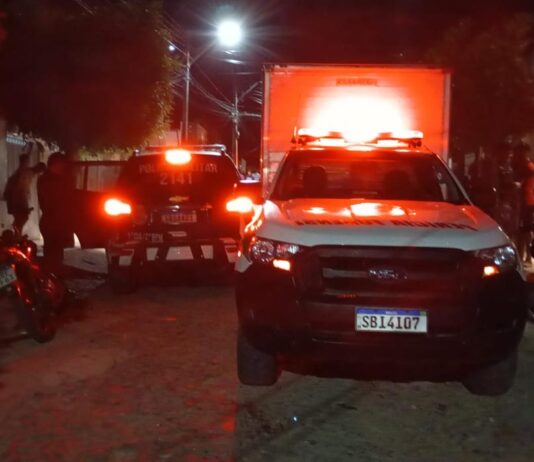 Homem que mostrou as partes íntimas para crianças e matou vizinho é solto em audiência de custódia