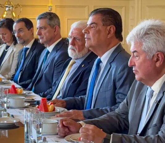 Comitiva de senadores aos EUA já custou R$ 500 mil aos cofres públicos