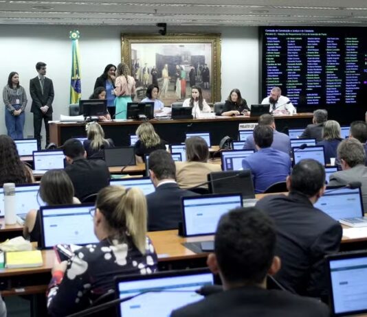 CCJ da Câmara aprova projeto de castração química para estupradores.