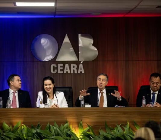 Em evento no Ceará, Barroso evita comentar sanções a ministros pelos EUA