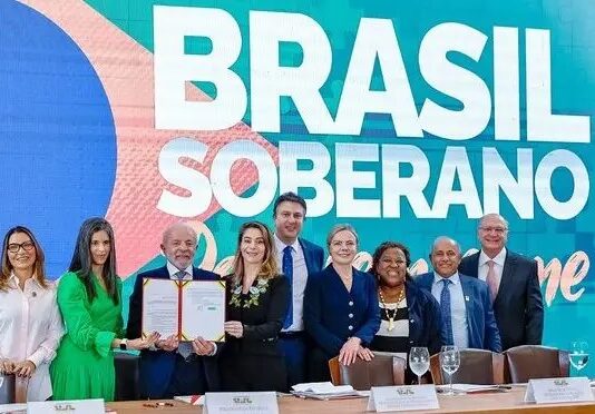 Em avanço da agenda pró-aborto, Lula revoga decreto que protegia crianças desde a gestação