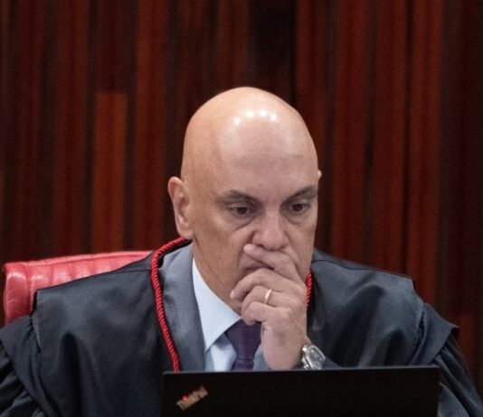 Embaixada dos EUA critica Moraes após ameaça a bancos