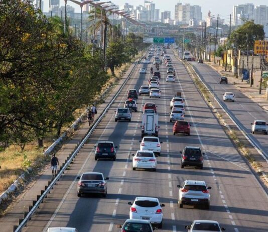 PRF transfere fiscalização de trechos da BR-116 e da BR-222 para Detran e PRE, em Fortaleza