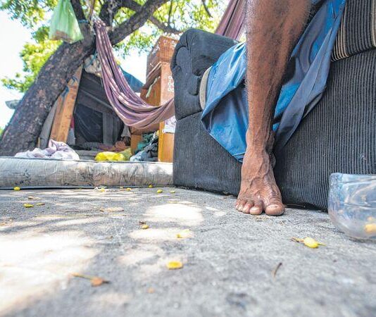 Número de moradores de rua no Brasil dobra durante o governo Lula