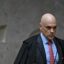 Oposição pede impeachment de Moraes por restrições a contato entre Flávio e Bolsonaro