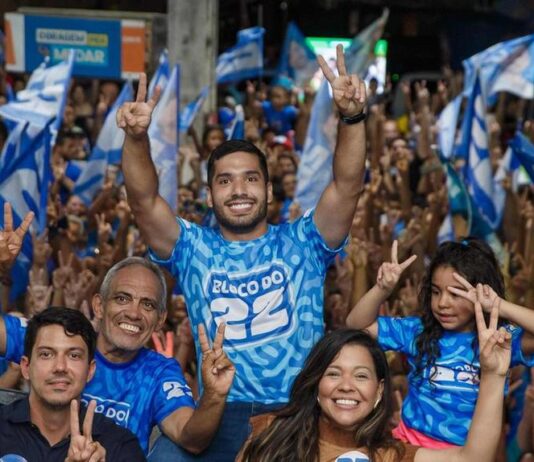 PL antecipa mudança e André Fernandes assume comando do partido no Ceará.