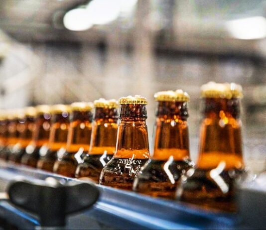 Cerveja mais cara: Ambev e Heineken reajustam preços no Brasil