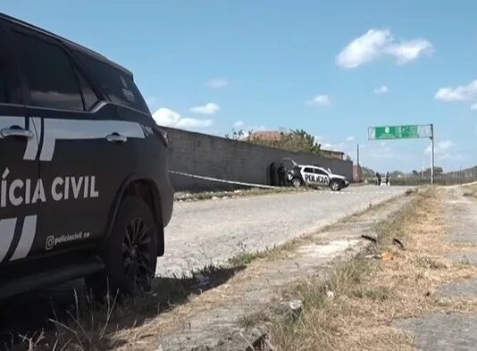 Corpo de homem é encontrado decapitado e com tórax aberto na Região Metropolitana de Fortaleza