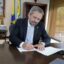 Jornal traz que governo Elmano entrega dados dos cearenses a empresa sem contrato