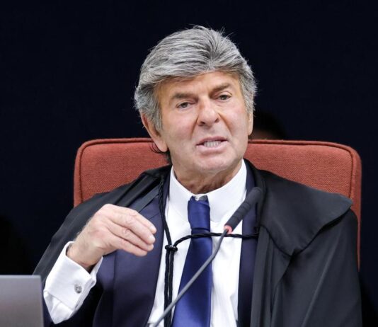 Como Fux desmontou a tese do golpe no voto para absolver Bolsonaro