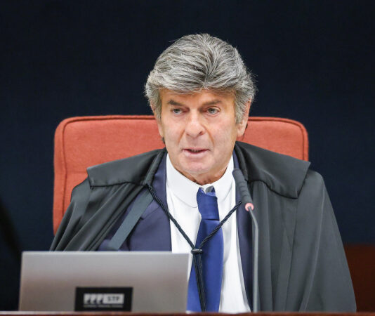 Fux vota para anular processo contra Bolsonaro e demais réus por suposto golpe.