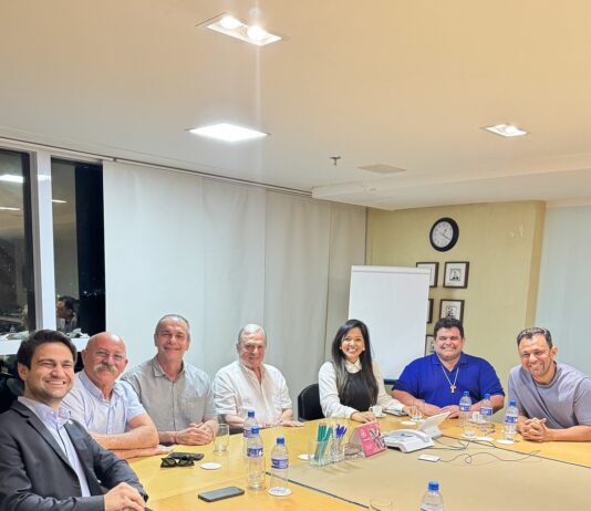 O 2º Encontro dos vereadores de oposição contou com conversa com Tasso Jereissati sobre o cenário político do estado.