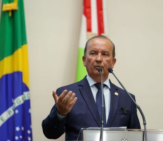 Ameaças de morte ao governador de Santa Catarina resultam em operação policial em três estados