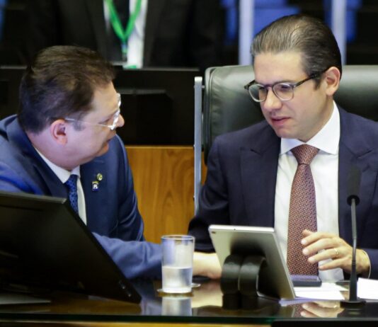 Líder do PL diz que Motta mentiu e havia aceitado manobra pró-Eduardo