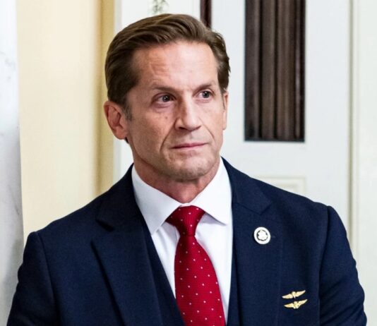 Deputado dos EUA diz que apoiadores de Moraes serão “punidos”