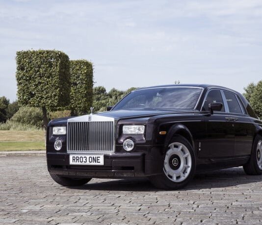 Justiça do Ceará nega restituição de Rolls Royce comprado por investigado em fraude do INSS