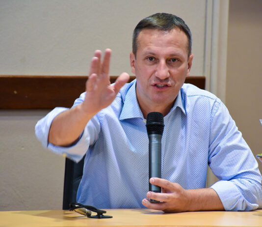 Deputado Sanderson propõe punir reitores de universidade publicas por militância.