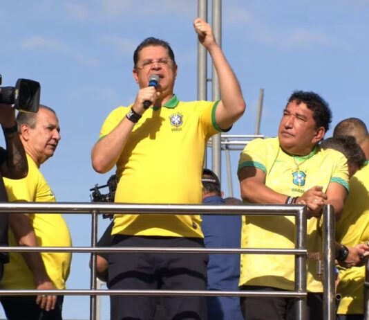 Vamos construir o melhor texto para anistiar a todos, diz líder do PL.