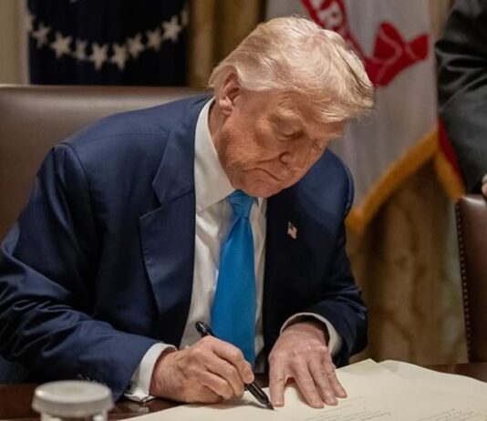 Trump declara movimento Antifa como organização terrorista e pede investigação de financiadores