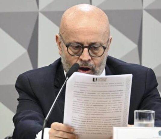 Careca do INSS se nega a responder perguntas do relator da CPI e diz que suas empresas não têm ligação com fraudes