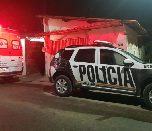 Idoso é morto a tiros ao atender a porta de casa no bairro Canindezinho, em Fortaleza
