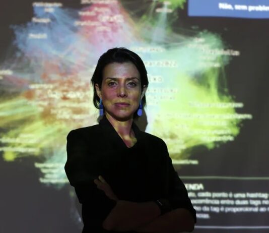 Grupo que recebeu R$ 2 milhões do governo Lula lança livro com defesa de regulação rígida das redes