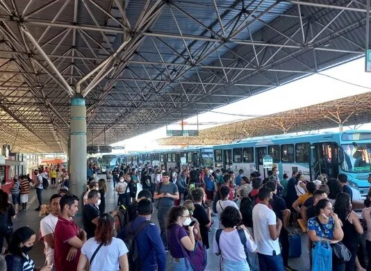 Sindiônibus diz que faltam R$ 7 milhões mensais para conta do transporte na Capital fechar