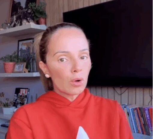 Influencer de esquerda humilha PMs durante abordagem: “Ganham R$ 3 mil”