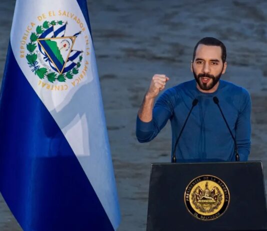 Bukele bane uso de linguagem neutra nas escolas públicas de El Salvador