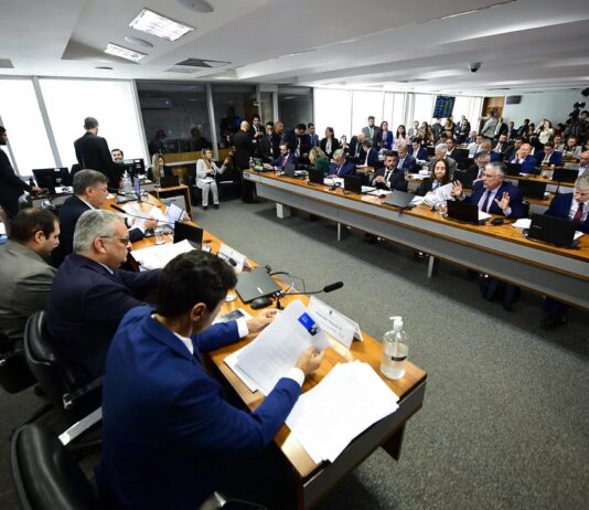 CPMI do INSS rejeita convocação de irmão de Lula para prestar depoimento