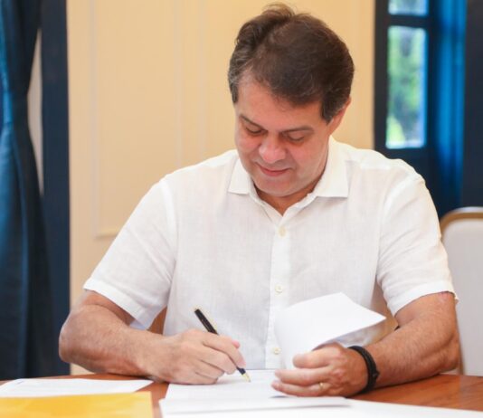Prefeito Evandro Leitão (PT) envia para a Câmara Municipal de Fortaleza mensagem solicitando empréstimo de 200 milhões.
