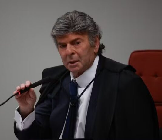 Com voto duro de Fux, STF barra decisão de Barroso sobre aborto por 10 a 1.