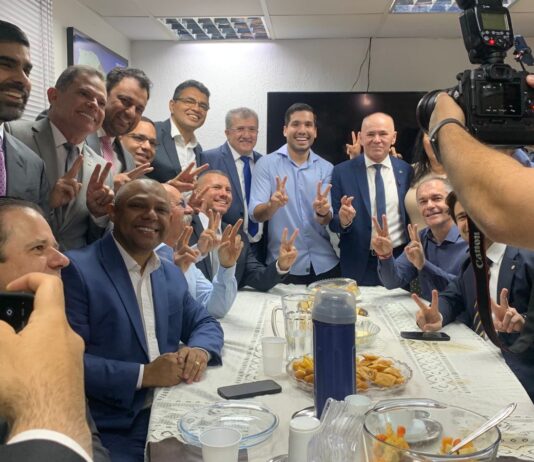 André Fernandes diz que Bolsonaro aprovou aproximação com Ciro e comenta sobre candidatura ao senado.