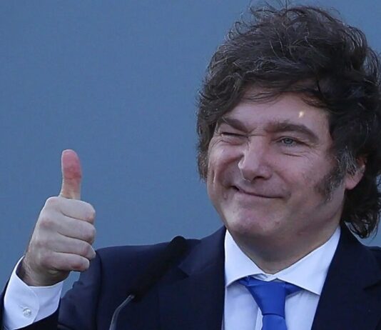 Vitória eleitoral fortalece Milei e dá fôlego às reformas econômicas na Argentina