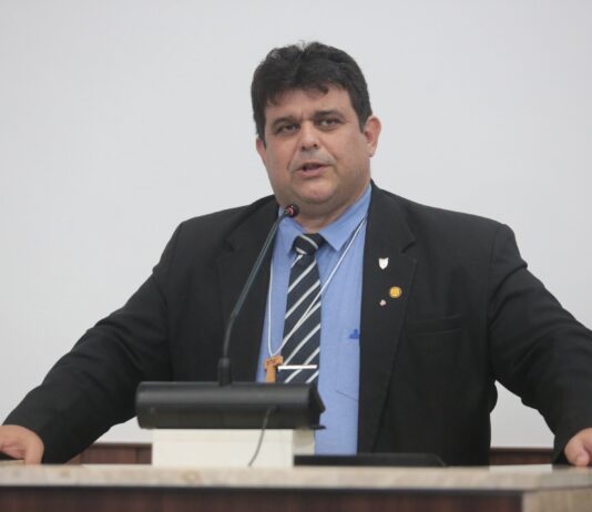 Ver. Jorge Pinheiro alerta sobre trechos perigosos do texto sancionado pelo prefeito Evandro Leitão (PT), que aumenta o IPTU.