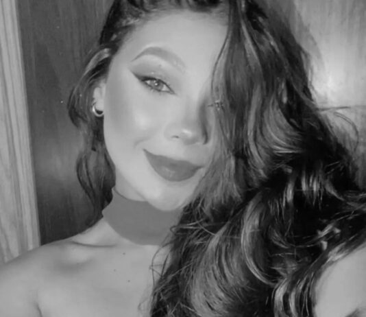 Jovem de 20 anos sem antecedentes criminais sai para visitar tia e é morta a tiros na rua, em Itapipoca.