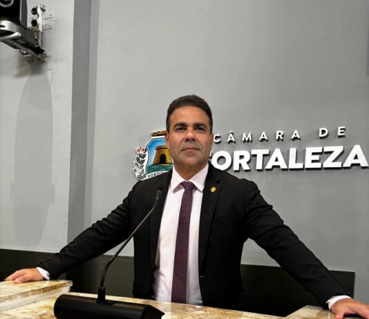 Vereador Julierme Sena denuncia que prefeitura de Fortaleza gastou 600 mil reais para contratar circo do Tirulipa.
